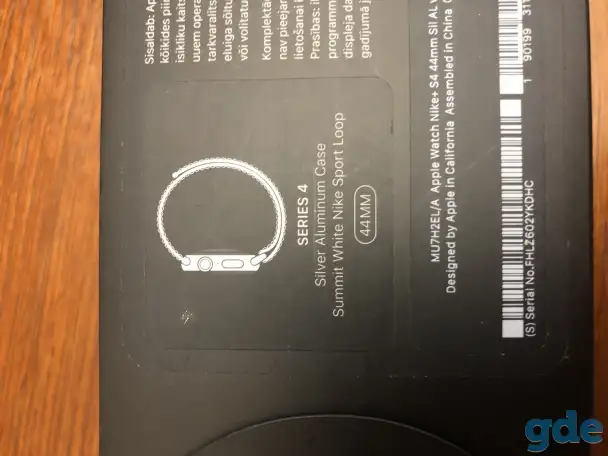 Apple Watch Nike+ Series 4 (MU7H2RU/A), 44 мм, корпус из алюминия серебристого цвета, фотография 6