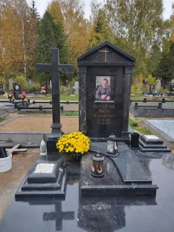 ПАМЯТНИК ГОРИЗОНТАЛЬНЫЙ НА 2 ЧЕЛ. ИЗ ГРАНИТА В-2. Несвиж и рн, фотография 7