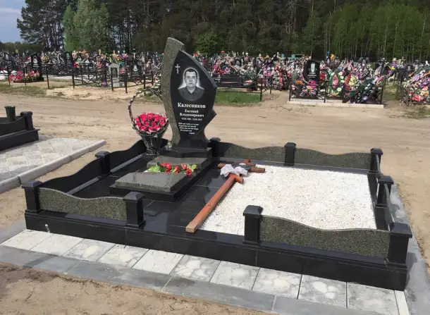 Благоустройство захоронений. Памятники., фотография 1