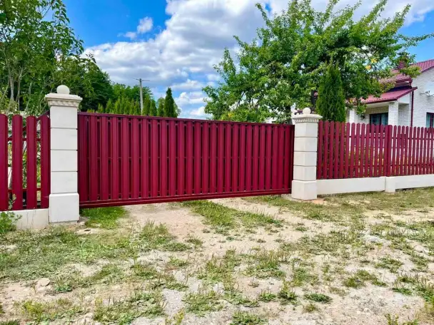 Заборы из металлоштакетника, забор-ранчо,забор-жалюзи, фотография 3