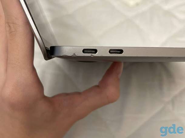 Apple MacBook pro 13  2017год, фотография 2