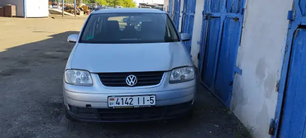 VOLKSWAGEN TOURAN, фотография 1