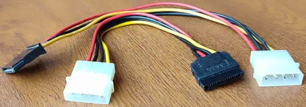 Переходник Molex-SATA, фотография 2