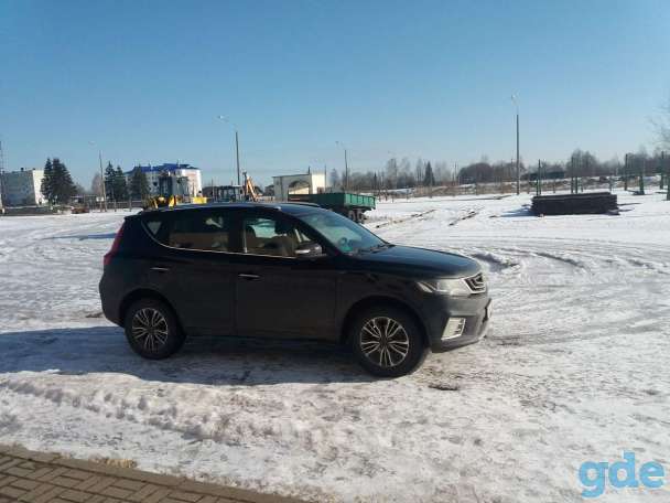Легковой универсал (universal) GEELY EMGRAND X7  2018 г.в., фотография 13