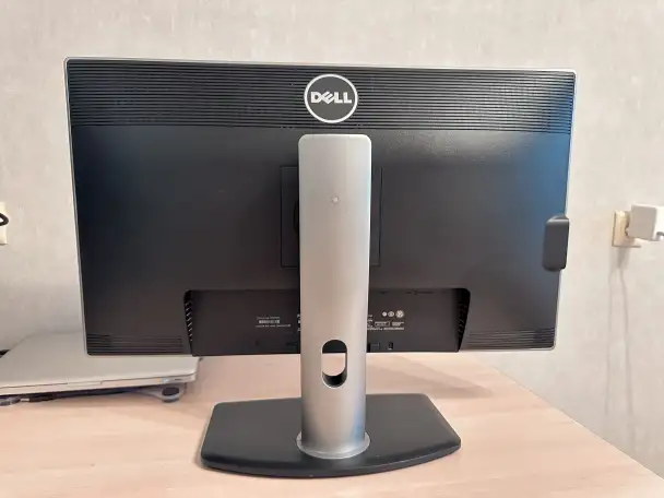 Монитор компьютерный DELL U2713HM, 2560x1440, IPS 27, фотография 5