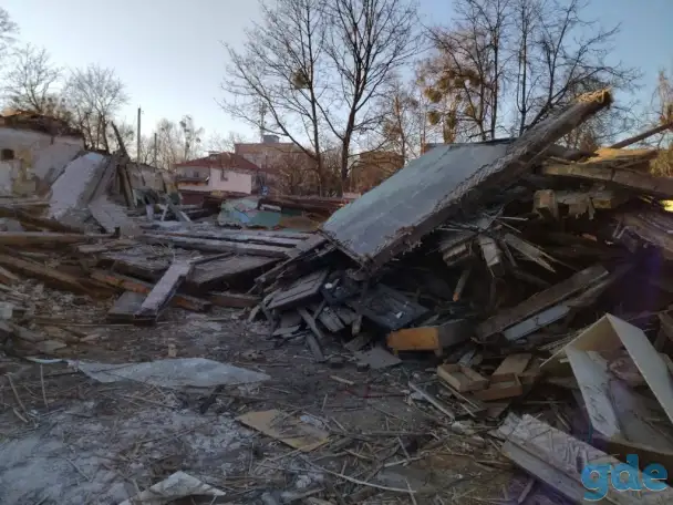 Демонтаж сараев, ангаров, домов из красного кирпича бесплатно, фотография 1