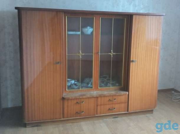 Отдам чешский сервант, фотография 1