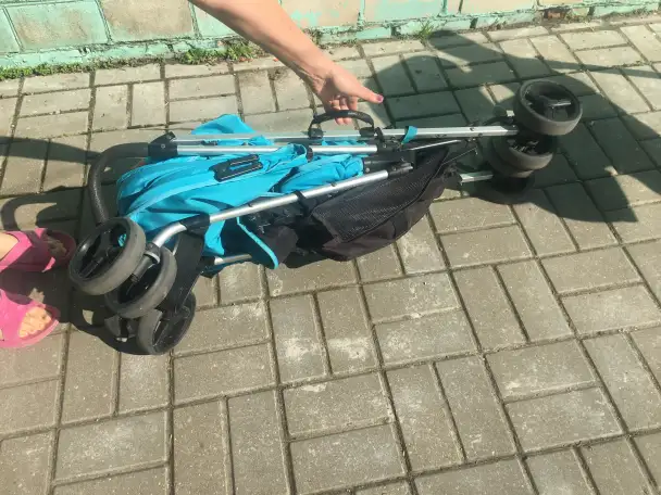 продаю коляску, фотография 3