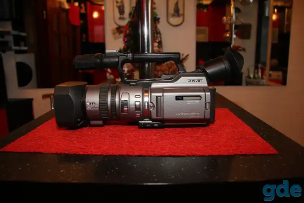 Видео камера SONY -DCR-VX2100E, фотография 3