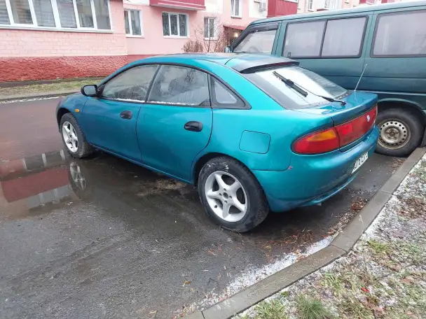 MAZDA 323F, фотография 5
