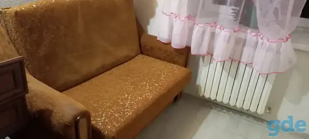 Диван б/у для дачи.  100 руб. Торг уместен., фотография 1