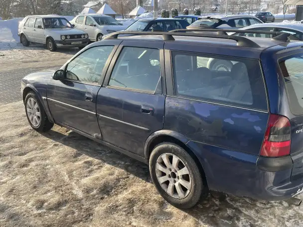 Автомобиль Opel Vectra B универсал 2.0 бензин, фотография 4
