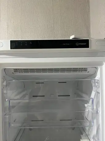 Продам морозильник Indesit, фотография 2
