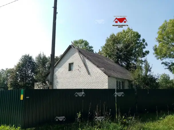 Здание магазина рядом сразу с двумя озерами - Нарочь и Мястро, фотография 2