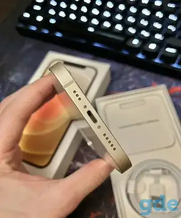 Apple iPhone 12 64GB (белый), фотография 5