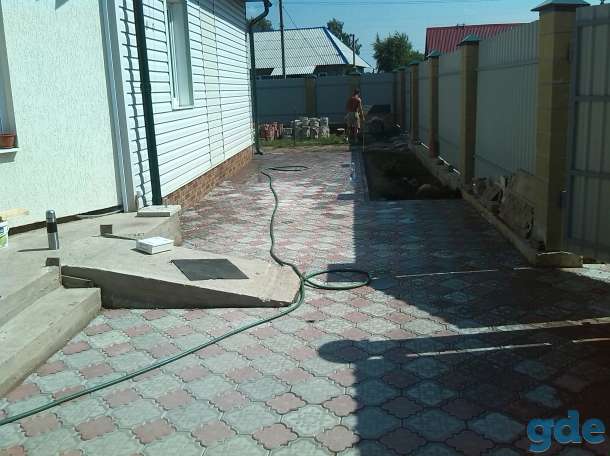 Укладка тротуарной плитки . Бордюрного камня ., фотография 4