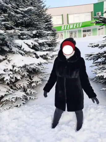 Шуба мутоновая с капюшоном, фотография 1