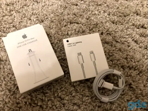 Авто-адаптер Apple USB-C 20 Вт, фотография 5