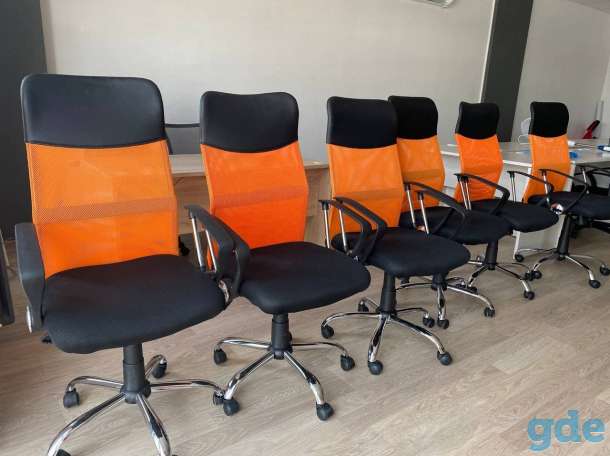 Продам кресло офисное Mio Tesoro Монте AF-C9767 (черный/оранжевый), фотография 1