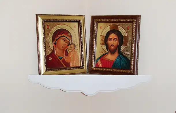 Полка для икон угловая СД, фотография 3