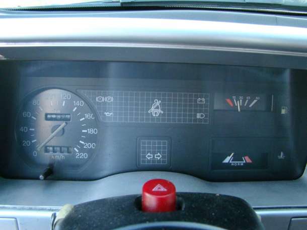Автомобиль Ford Sierra 1.8, фотография 10