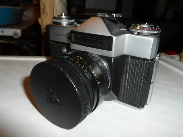 Советский фотоаппарат Зенит-Е, фотография 1