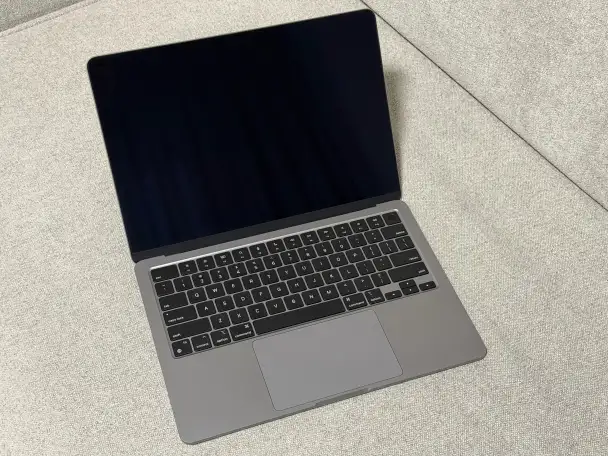 MacBook Air 13 M3 16/512 Space Gray, фотография 2