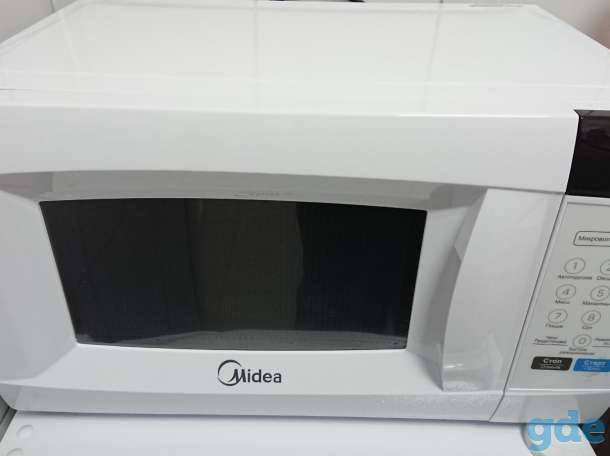 Микроволновая печь Midea EM720CKE, фотография 1
