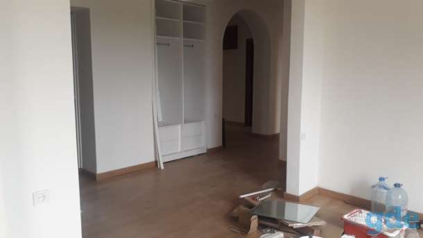 Грузия 267 кв 4 комн , 2 гостиничных,  2 санузла,  кухня , камин , мебель практически вся,  техника , газ вода отопление, фотография 7