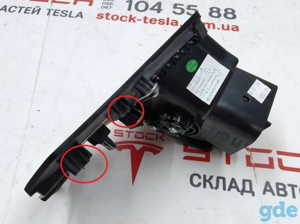 Зап. части для авто Tesla. Декор. накладка центр. панели вод. правая PIANO BLACK MATA в сборе (с повреж.) Tesla model S,, фотография 3