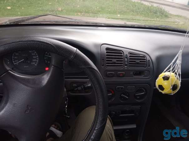 Mitsubishi Galant 1993 года, фотография 3