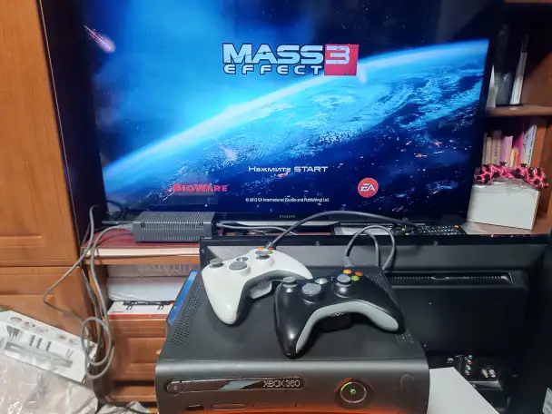Приставка Xbox 360 elite по частям блок питания жёсткий диск с играми, фотография 2