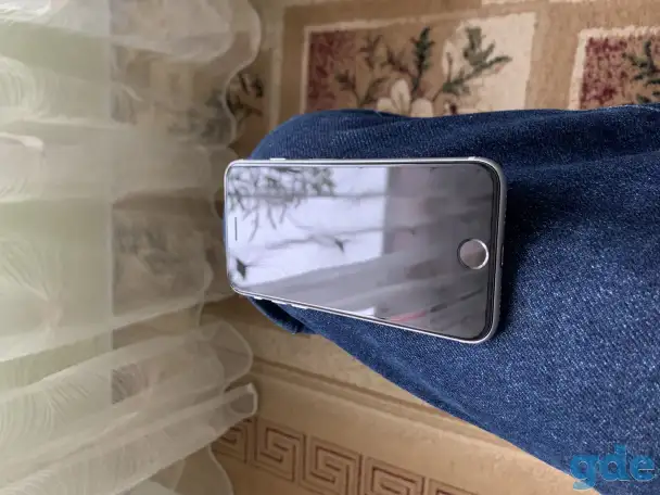 Iphone SE 2020 64G, фотография 3