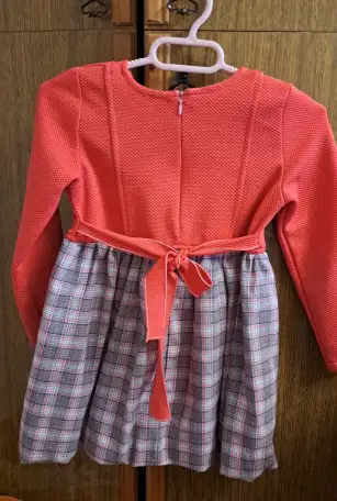 Платье трикотажное с бантом на замочке на 3-5лет, б.у, фотография 2