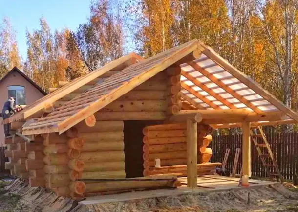 Сруб бани из рубленного бревна, фотография 1