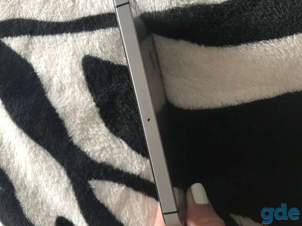 Продам iPhone SE, фотография 2