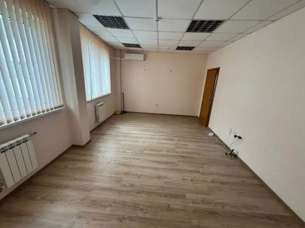Собственник сдаёт офис в аренду, фотография 1