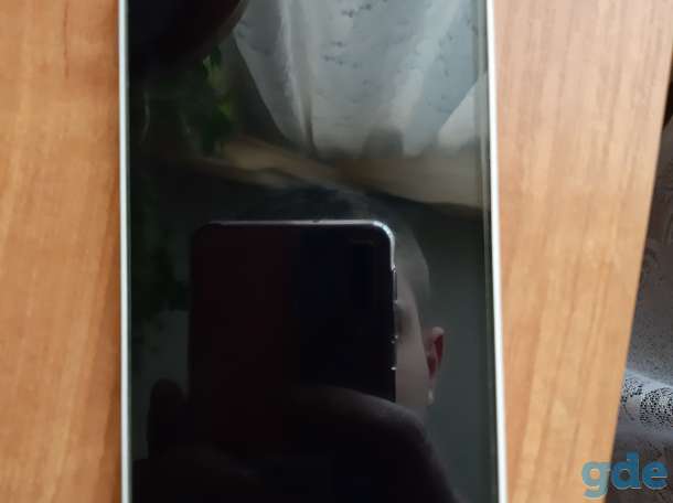 Мобильный телефон, фотография 2