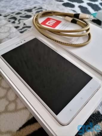 Телефон Xiaomi (4/64 gb), фотография 2