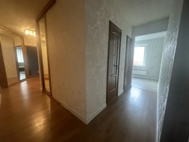 Трехкомнатная квартира 75м.кв, Г., фотография 1