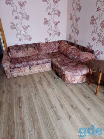 Продам угловой б\у диван, цена 1 р., фотография 1
