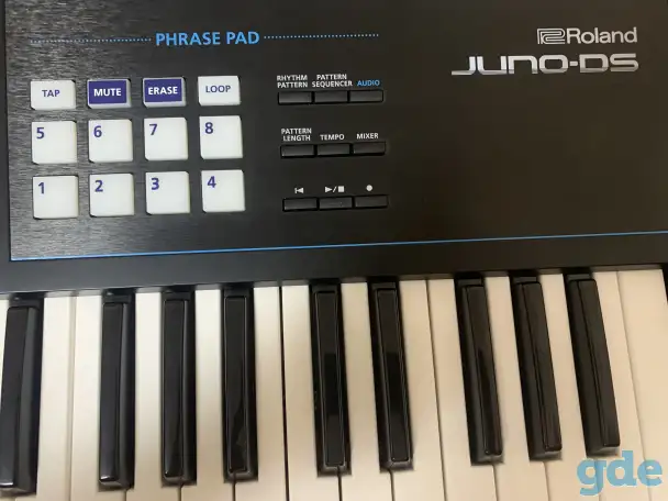 Синтезатор Roland Juno DS-61 + мониторы + двойная стойка, фотография 5