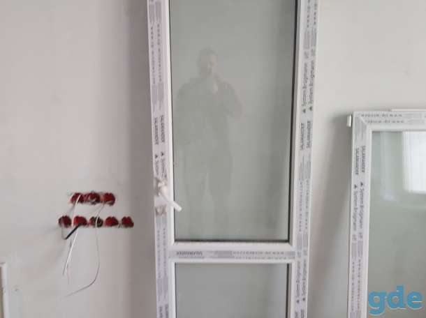 Продам балконную дверь с окном из новостройки, фотография 2