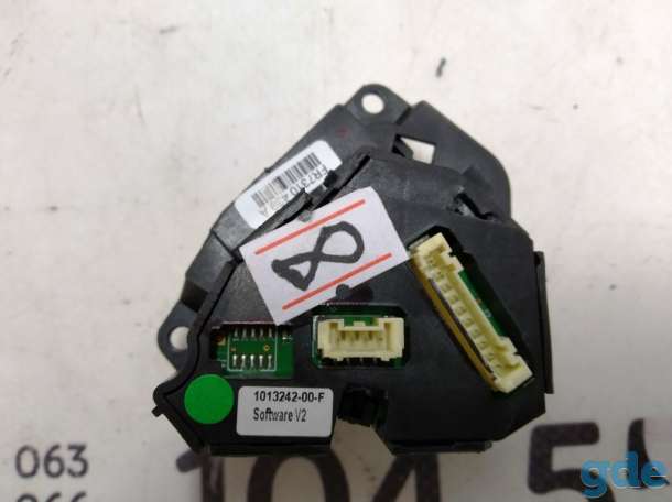 Зап. части для авто Tesla. Кнопка переключения (на руле) правая {MX_MSR}HF-RH Switch button (on, фотография 2