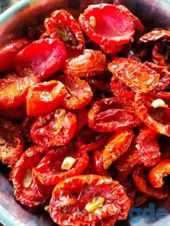 Огурцы соленые, маринованные, вяленые помидоры, и сливы и другая домашняя  консервация, фотография 8