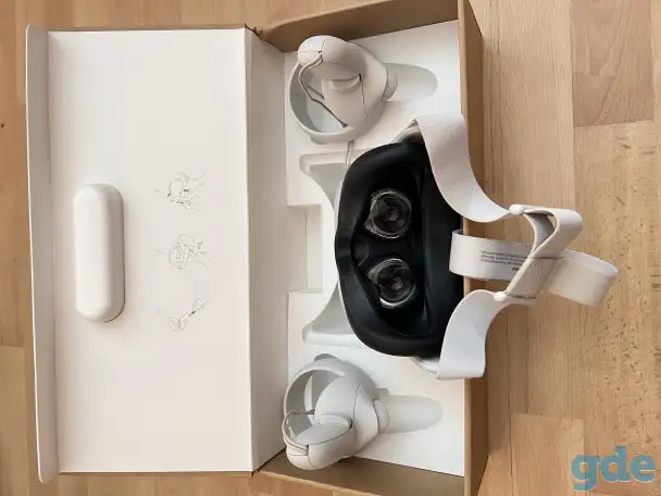 Автономная VR-гарнитура Meta Quest 2 64GB, фотография 1