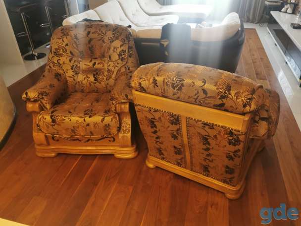 Продам новые кресла 