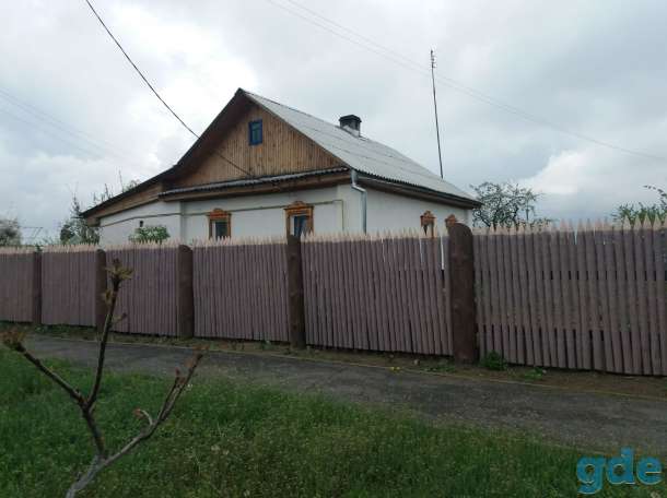 ДОМ на 17 соток, область, Брагинский район, поселок Комарин, улица Советская, фотография 1