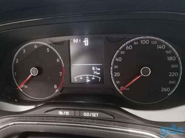 VW Polo лифтбек 2021, фотография 4