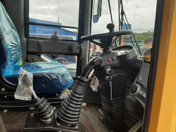 Фронтальный погрузчик, фотография 2